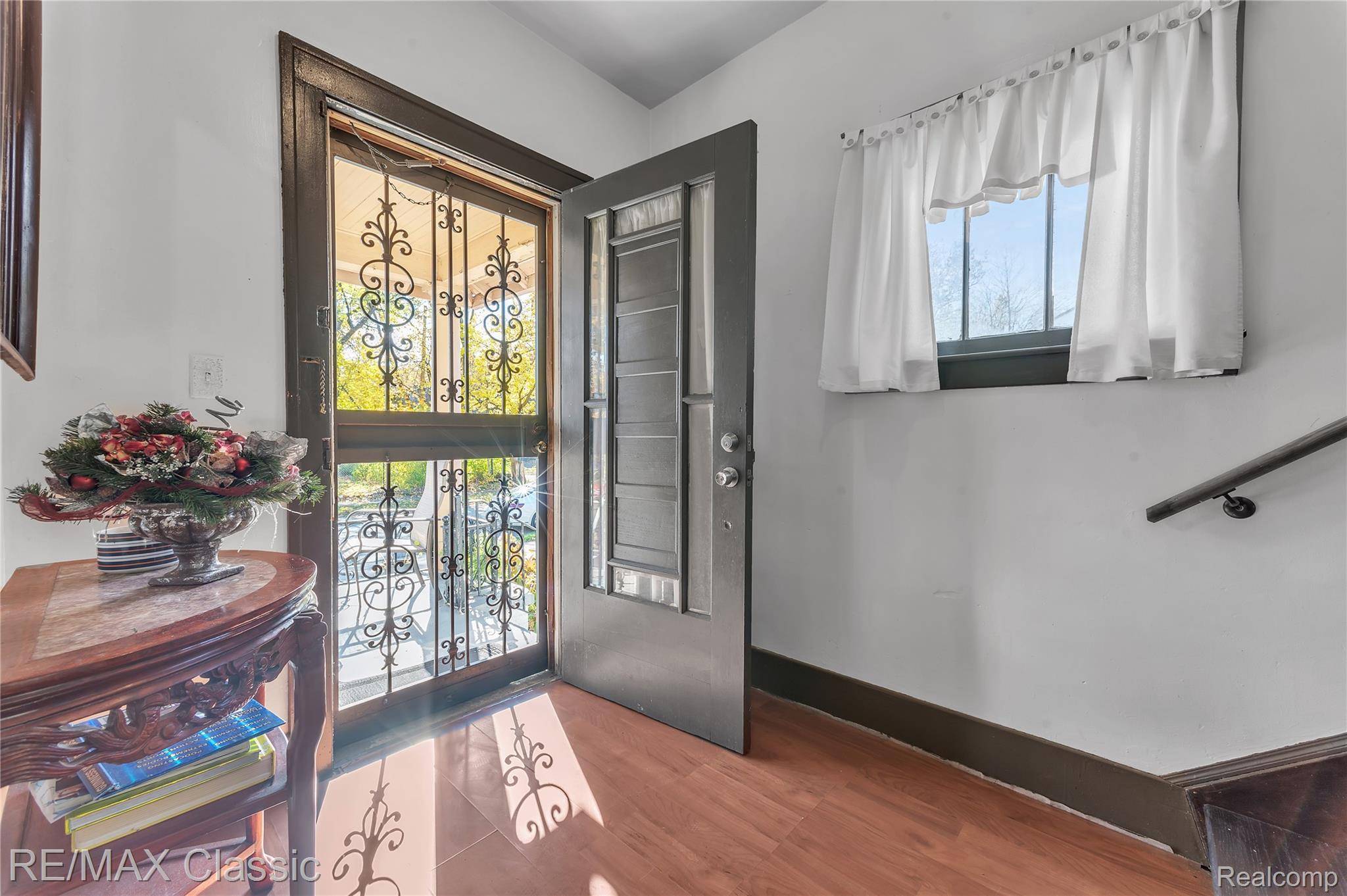 Detroit, MI 48203,574 W Greendale