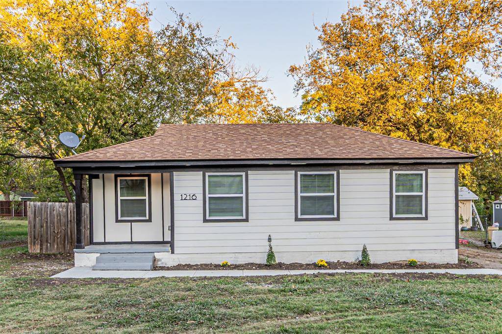 River Oaks, TX 76114,1216 Greenbrier Drive