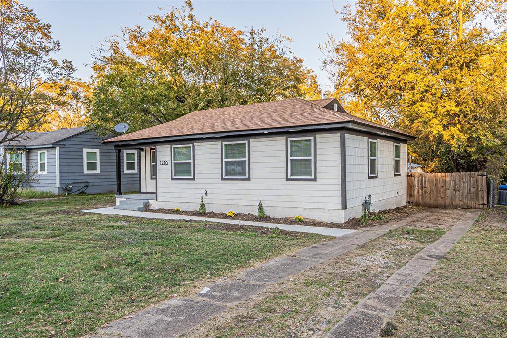 River Oaks, TX 76114,1216 Greenbrier Drive