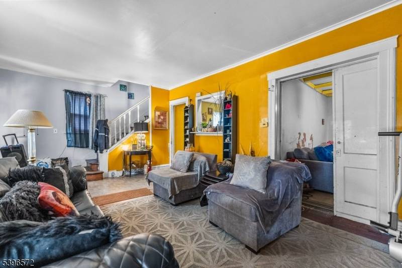 East Orange City, NJ 07017,106 Burchard Ave