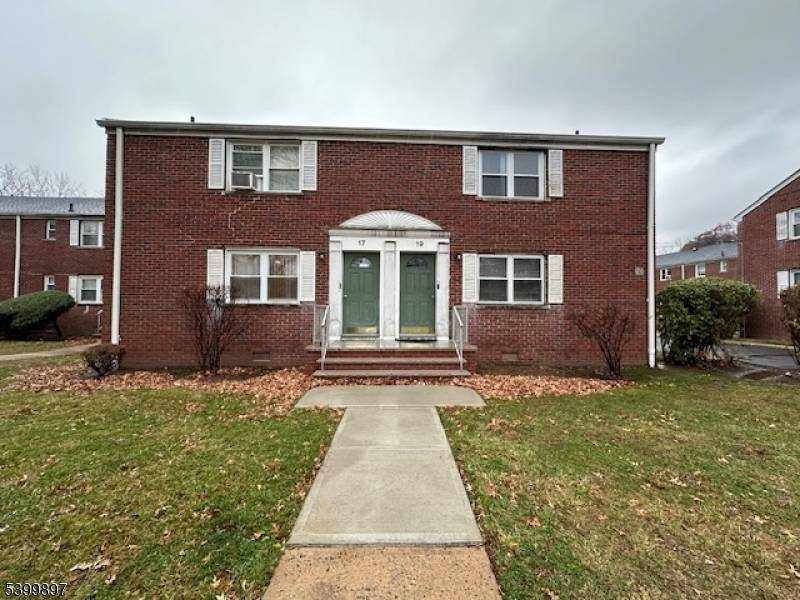 Roselle Boro, NJ 07203,17A Carolyn #A