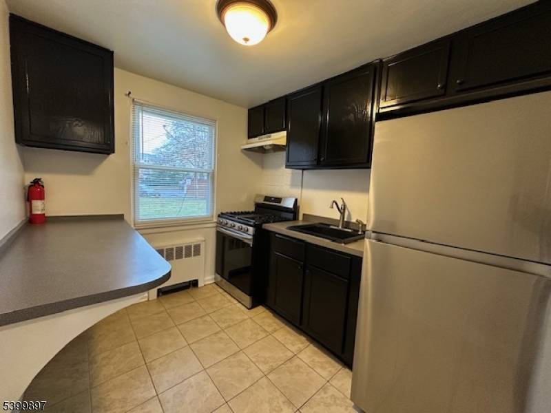 Roselle Boro, NJ 07203,17A Carolyn #A