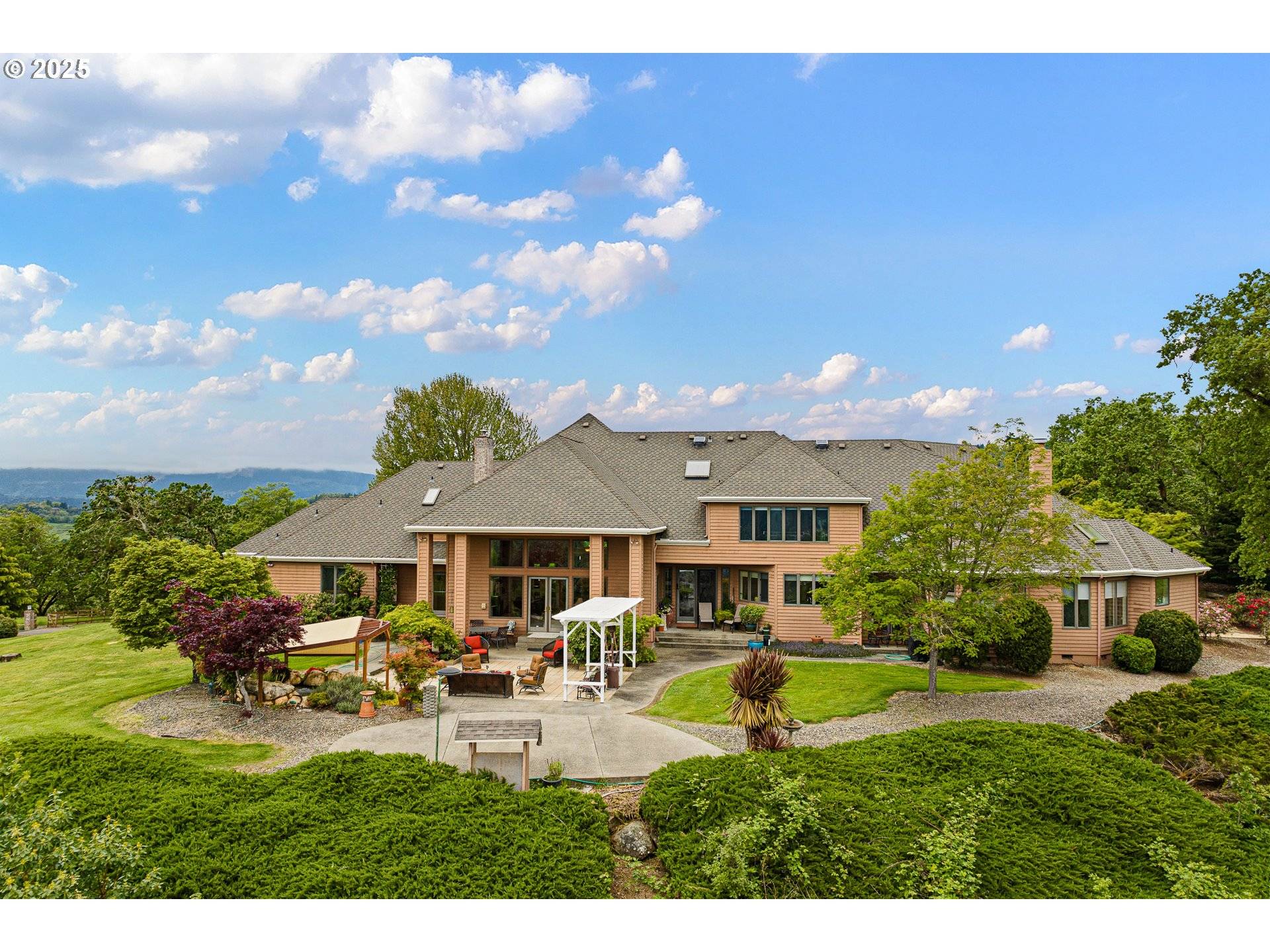 Roseburg, OR 97471,375 BELLA HILLS LN