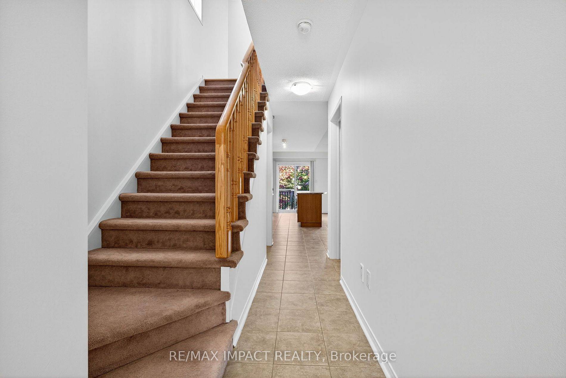 Oshawa, ON L1K 0H1,1384 Rennie ST