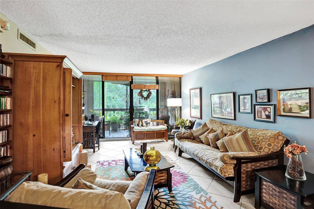 Coral Springs, FL 33065,8415 Forest Hills Dr #206