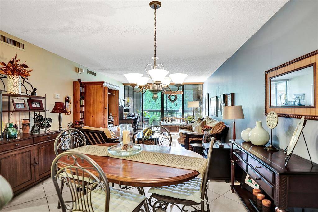 Coral Springs, FL 33065,8415 Forest Hills Dr #206