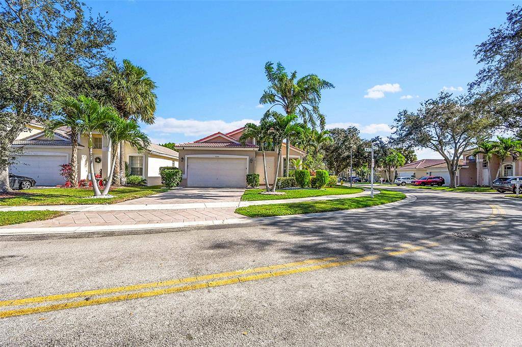 Coral Springs, FL 33076,5305 NW 126th Dr