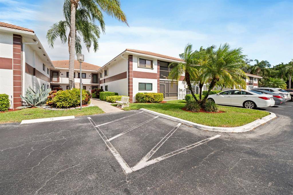 Delray Beach, FL 33484,15451 Pembridge Dr #206