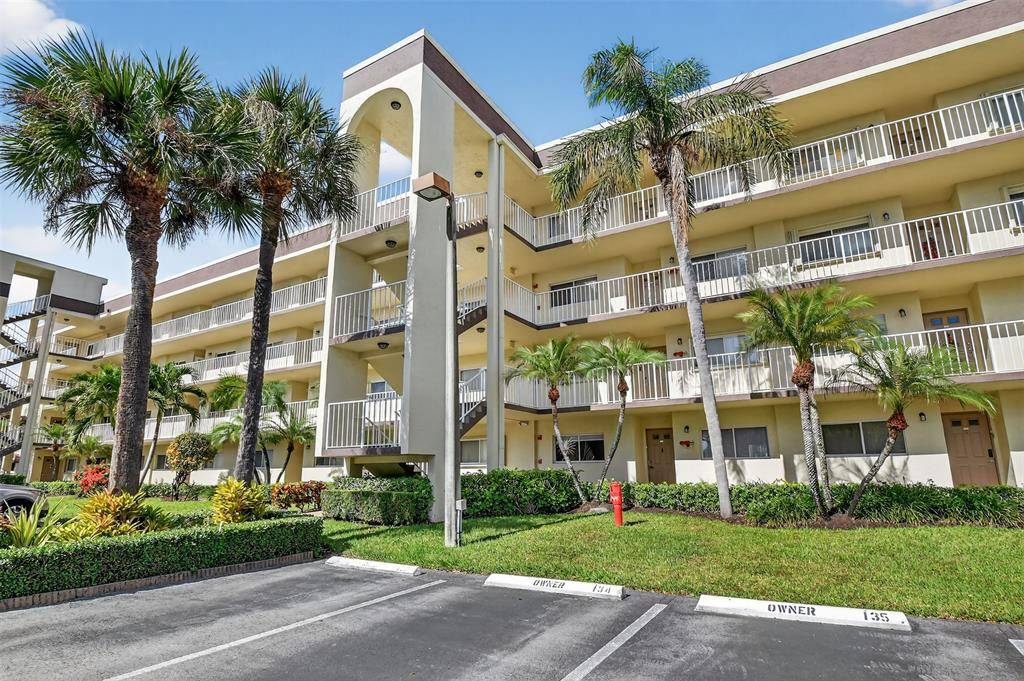 Lake Worth, FL 33467,4735 Lucerne Lakes Blvd #306