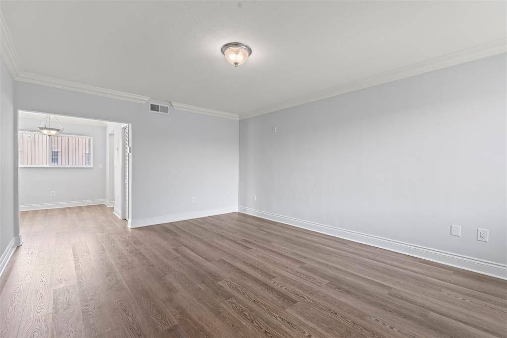 Bal Harbour, FL 33154,9930 Collins Ave #3