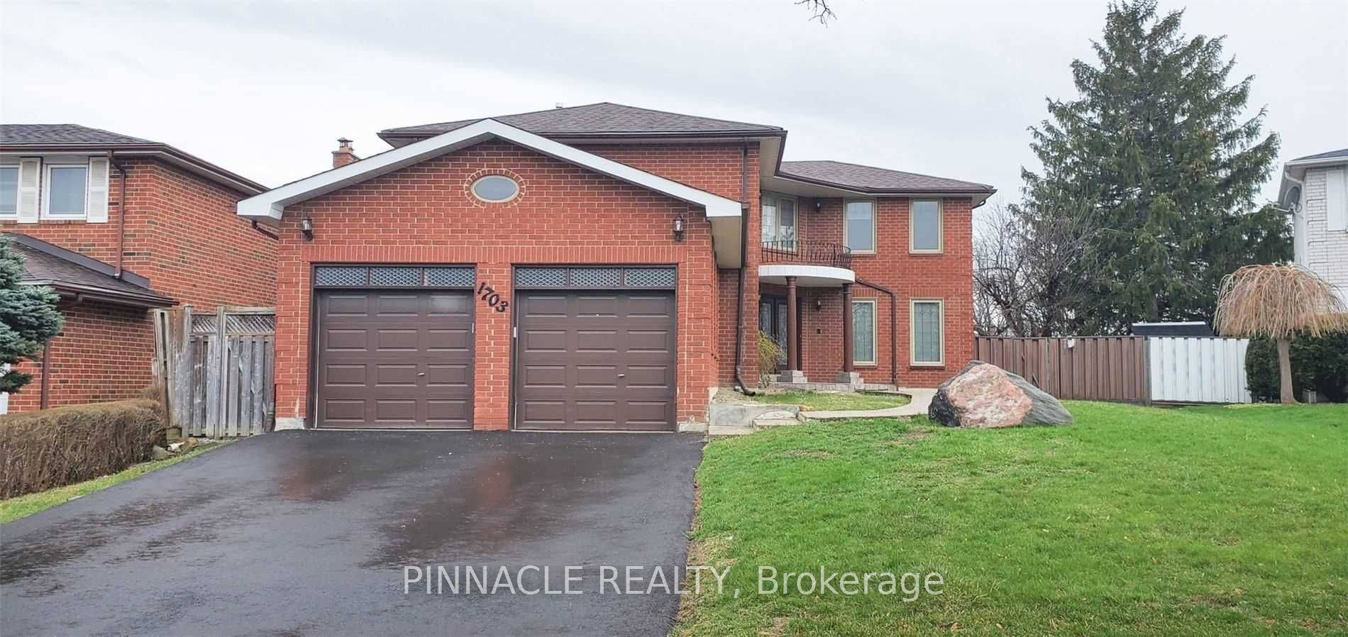 Mississauga, ON L4W 2C2,1703 Chalkdene GRV E