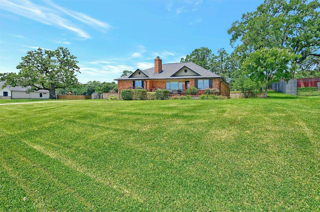 Lake Kiowa, TX 76240,117 Kiowa Drive S