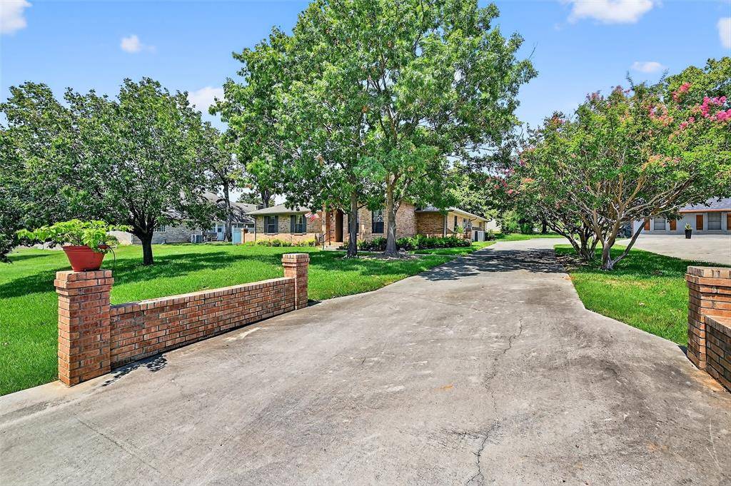 Lake Kiowa, TX 76240,702 Kiowa Drive W