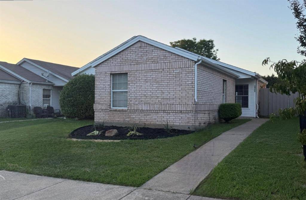 Dallas, TX 75227,10255 Carolina Oaks Drive