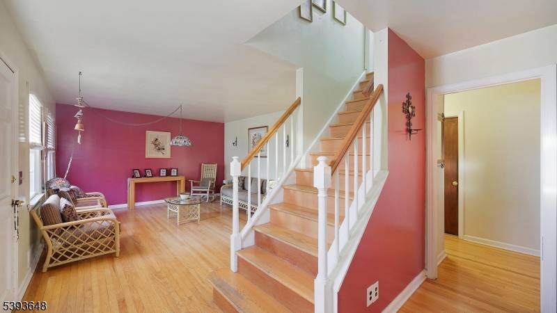 Fanwood Boro, NJ 07023,4 Lois Pl