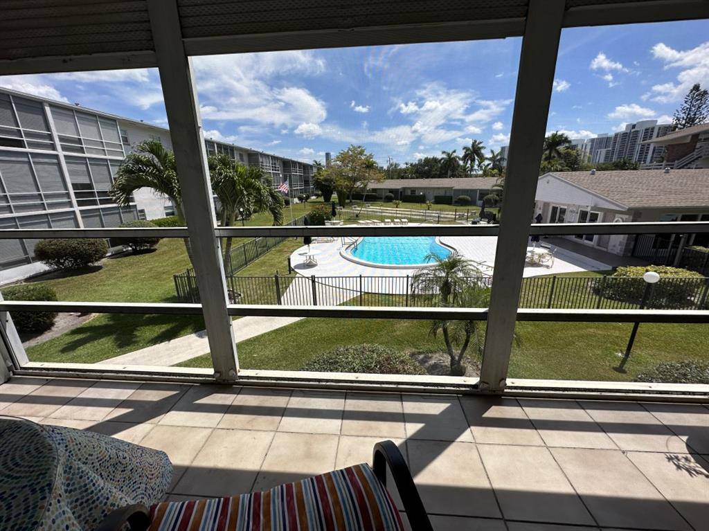 Hallandale Beach, FL 33009,700 LAYNE BL #212