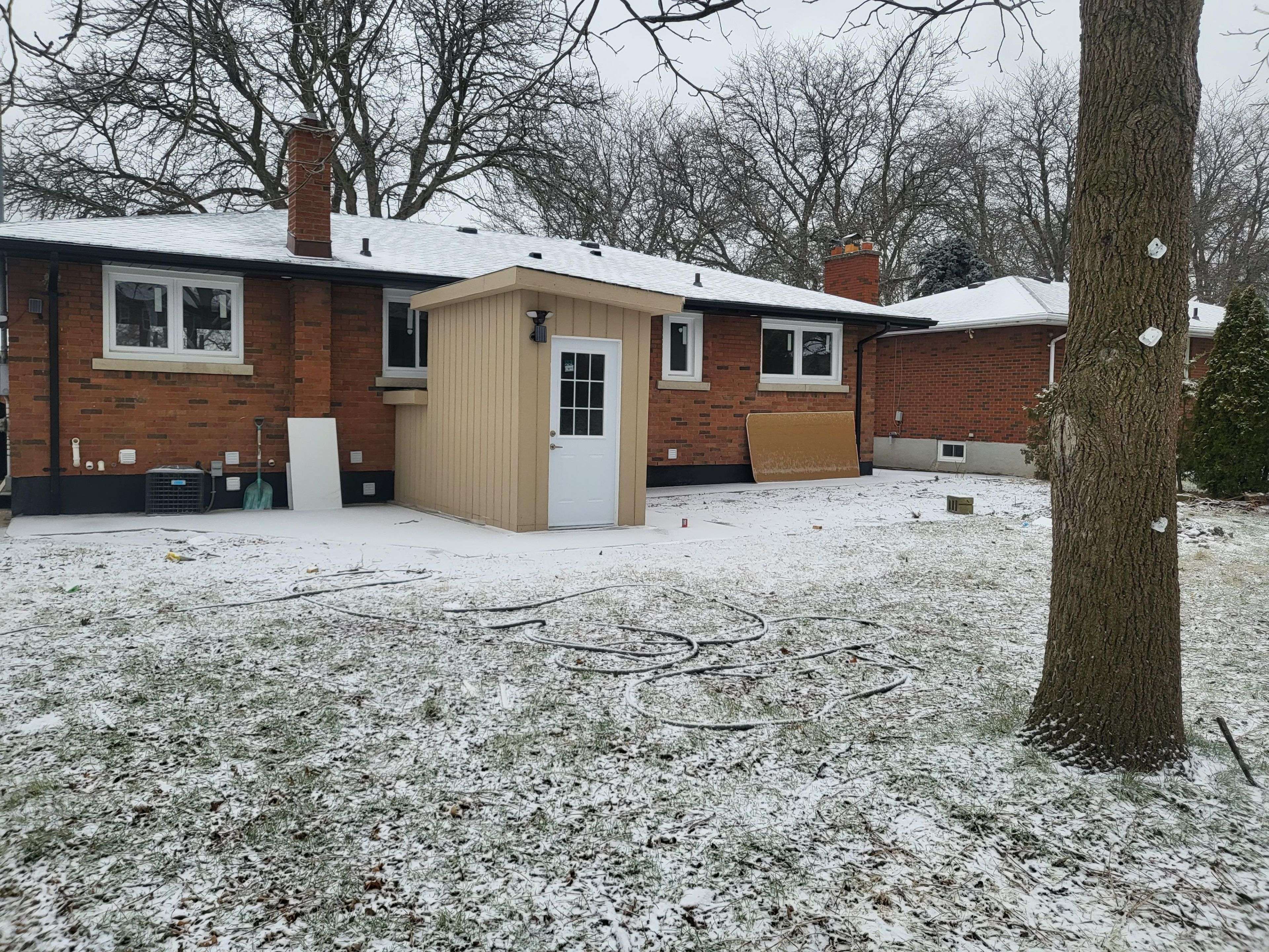 St. Catharines, ON L2T 3N9,19 Masterson DR #Lower level