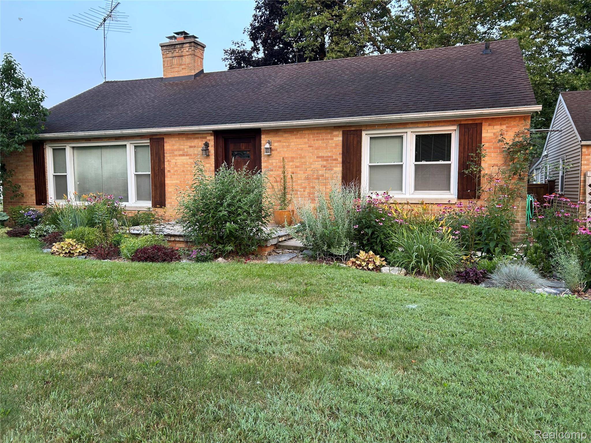 Lansing, MI 48917,401 Richard AVE