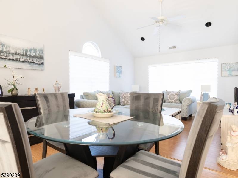 Hamburg Boro, NJ 07419,11 Oak Point Dr