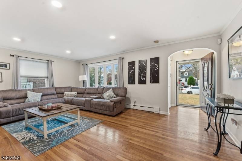 Dunellen Boro, NJ 08812,137 3 Rd St