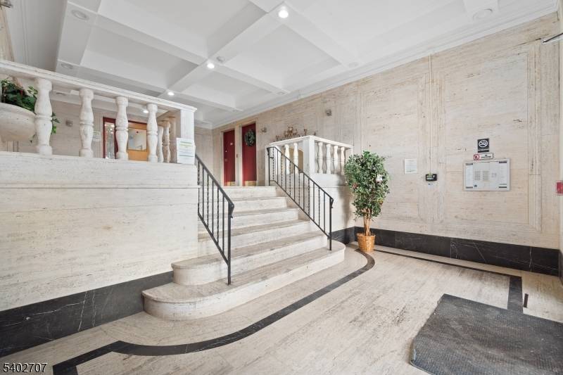 Bloomfield Twp., NJ 07003,165 Franklin St #408