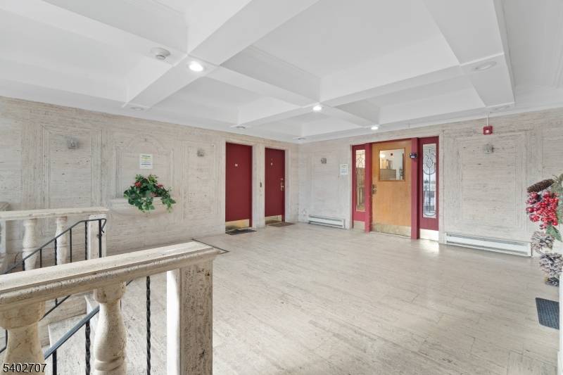 Bloomfield Twp., NJ 07003,165 Franklin St #408