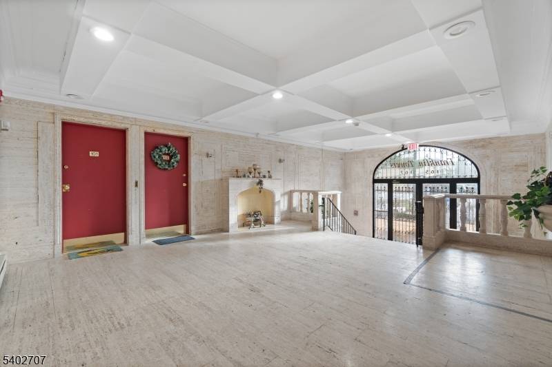 Bloomfield Twp., NJ 07003,165 Franklin St #408