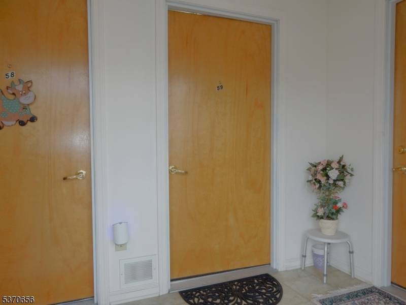 Hackettstown Town, NJ 07840,59 JANES DR. #59