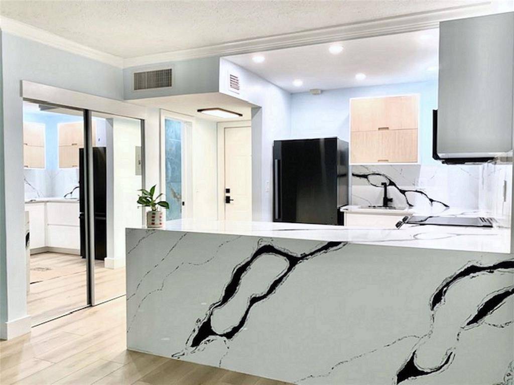 Pompano Beach, FL 33060,101 SE 6TH AV #5