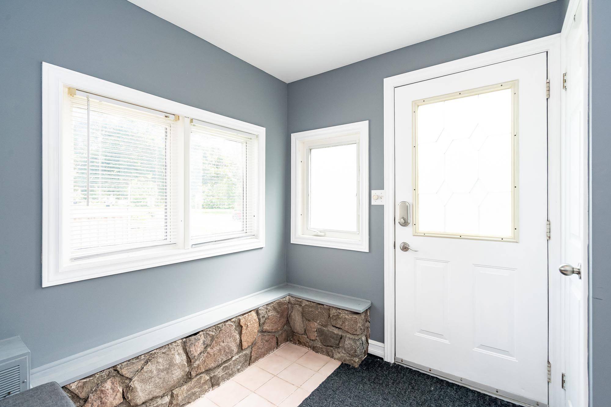 Innisfil, ON L9S 1K4,2108 Victoria ST