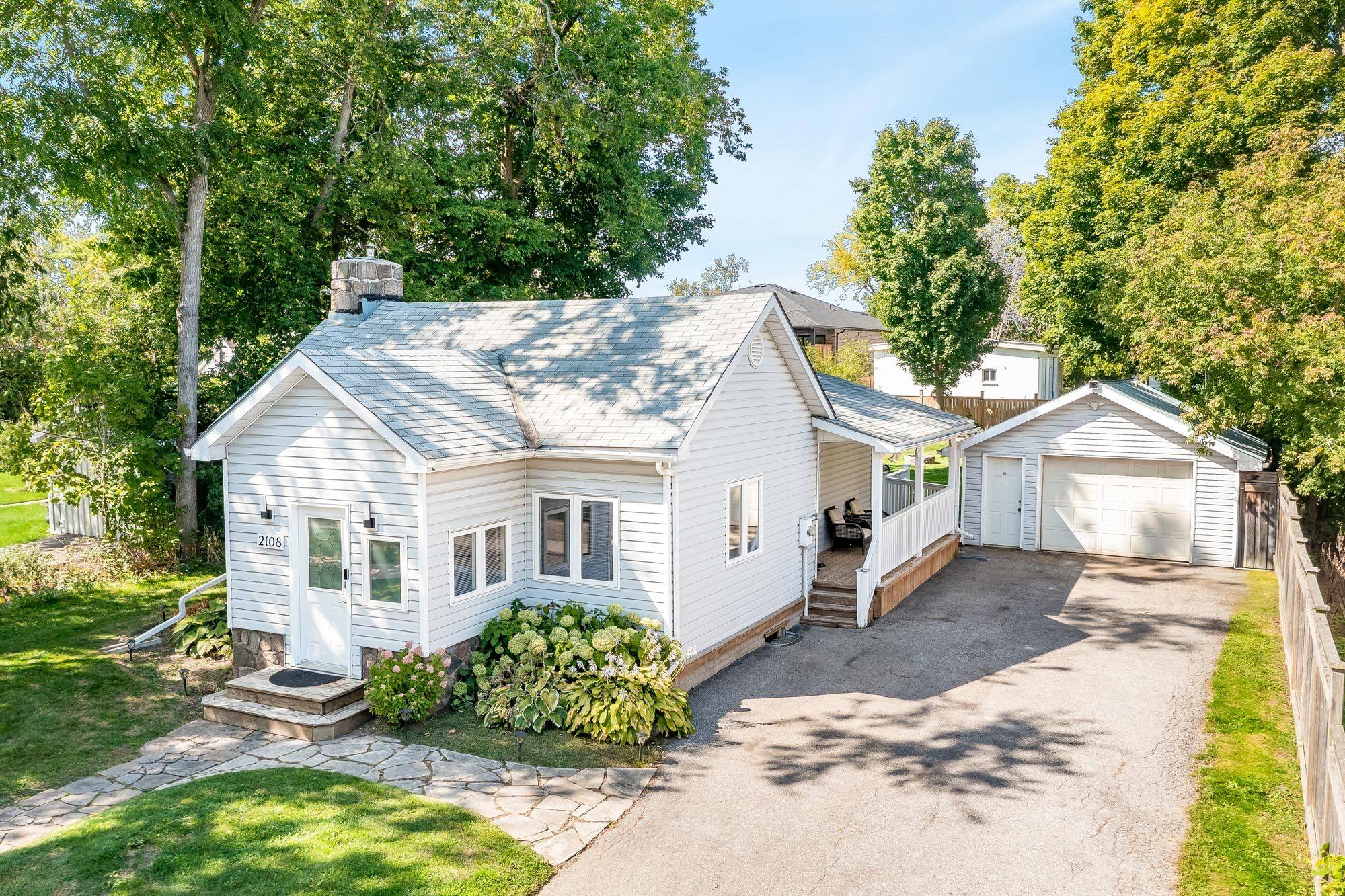 Innisfil, ON L9S 1K4,2108 Victoria ST