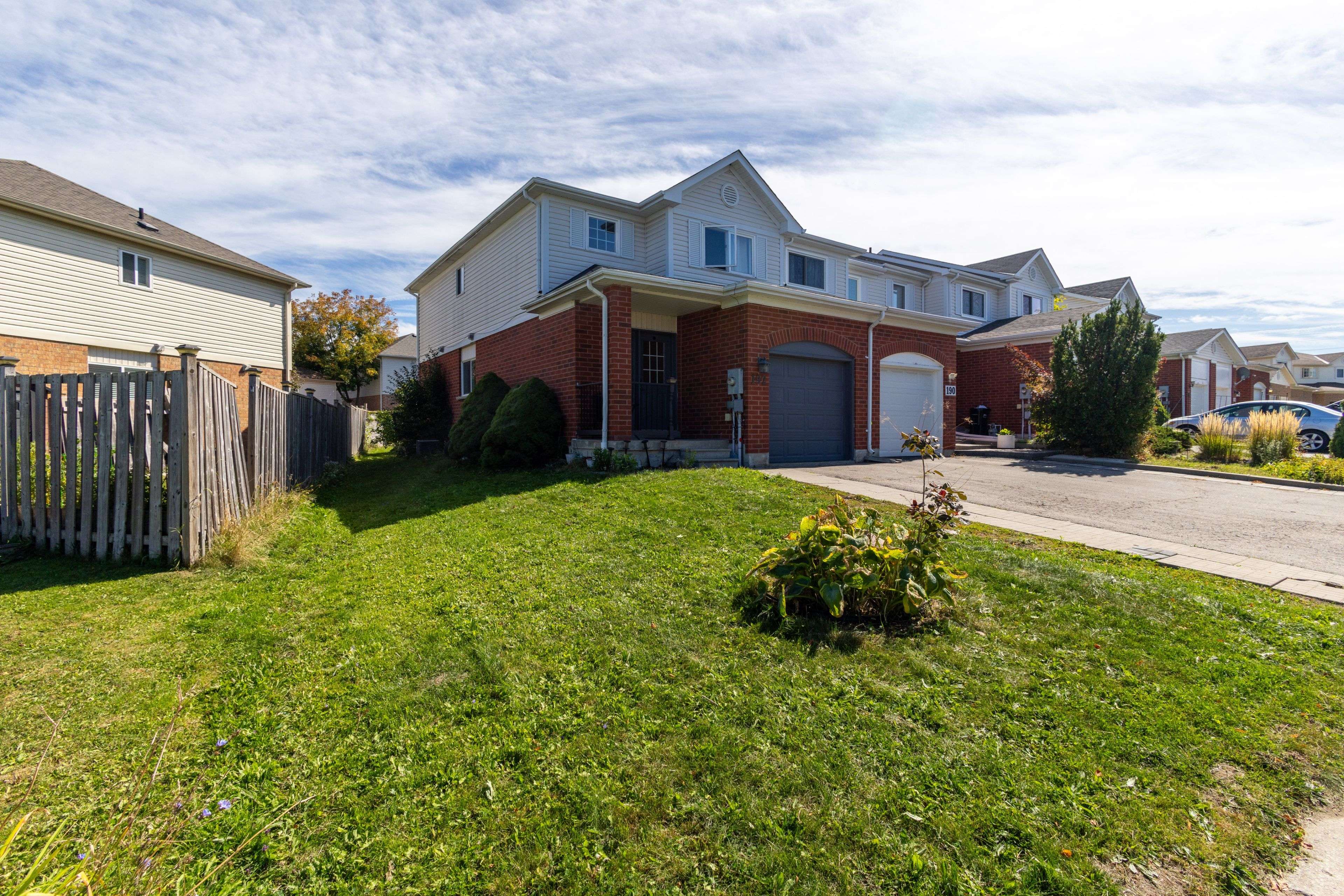 Barrie, ON L4N 8C2,192 Pickett CRES