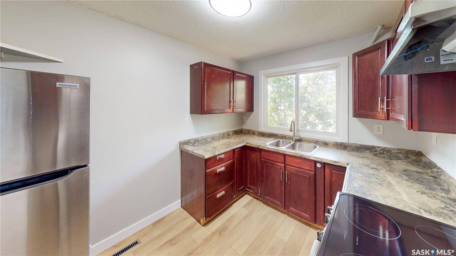 Regina, SK S4N 0T9,56 Froom CRESCENT