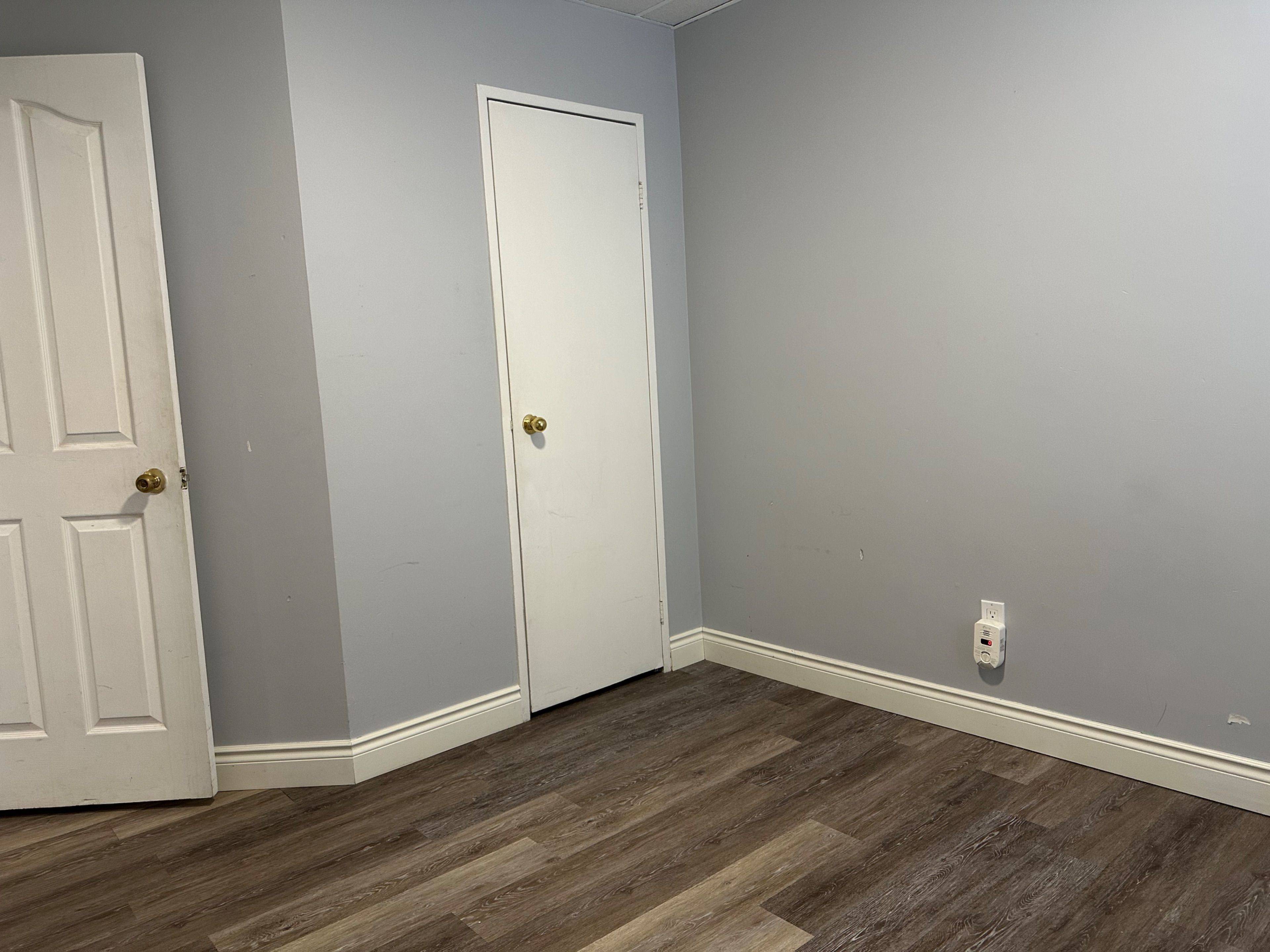 Halton Hills, ON L7G 3G9,7 Main ST N #4