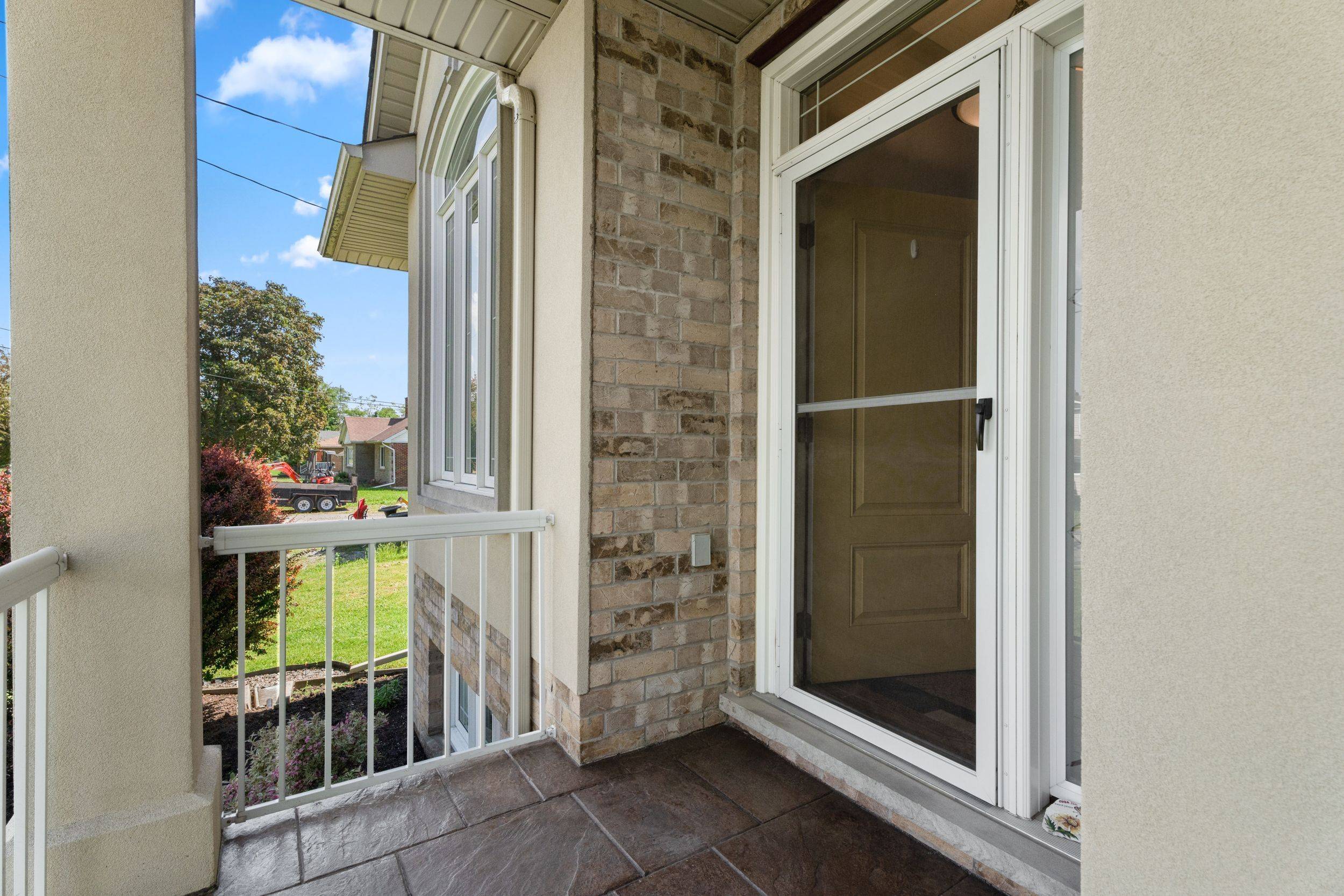 Niagara Falls, ON L2H 1E8,8028 Booth ST