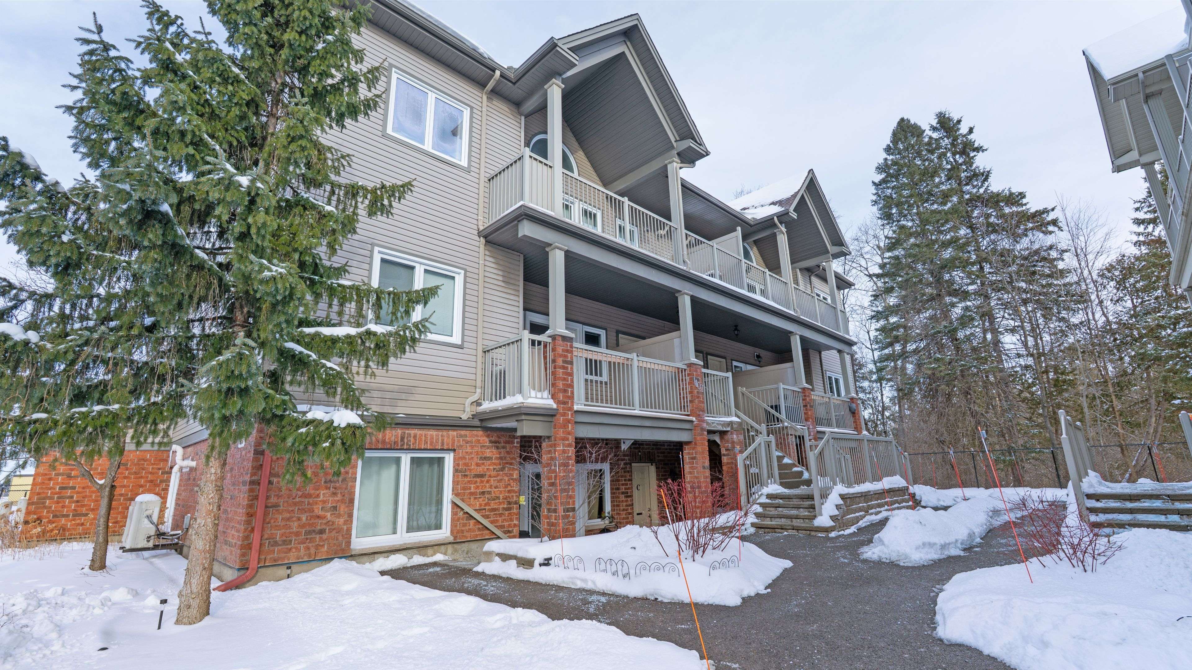 Stittsville - Munster - Richmond, ON K2S 0C7,1107 Stittsville Main ST #G