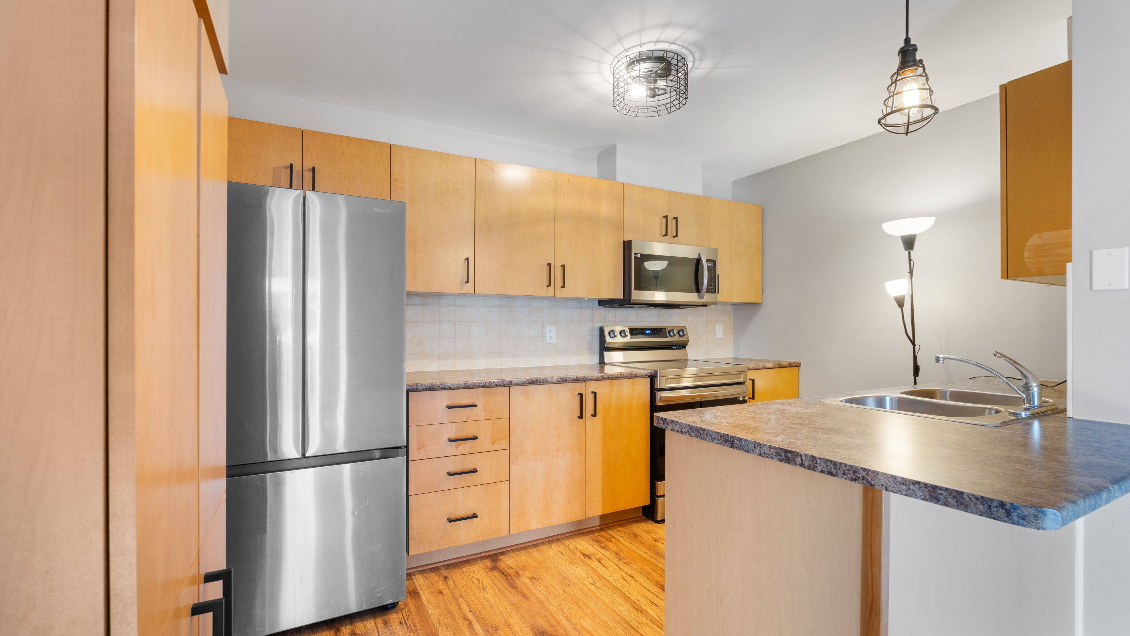 Stittsville - Munster - Richmond, ON K2S 0C7,1107 Stittsville Main ST #G