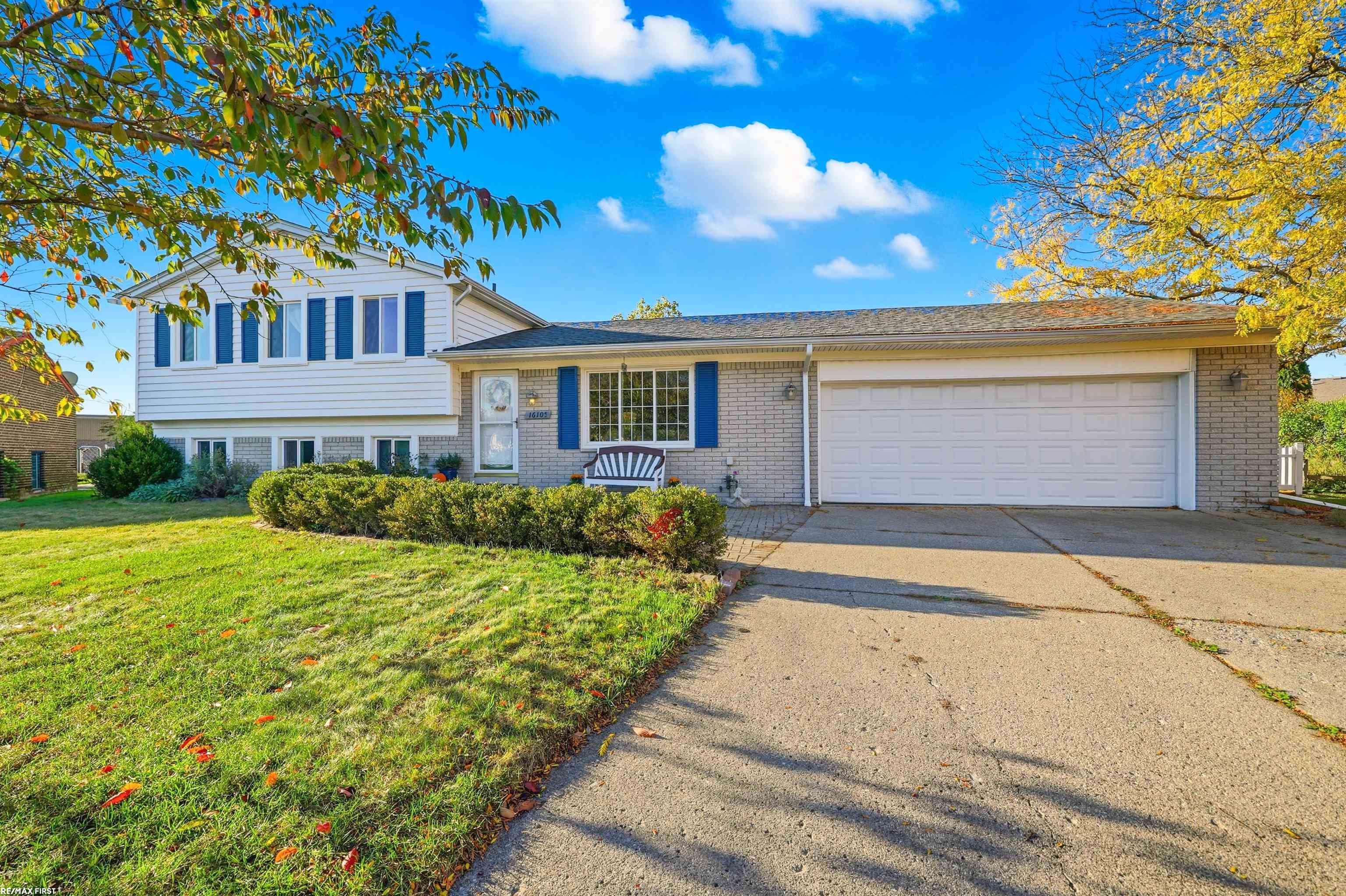 Macomb, MI 48044,16105 Watson DR