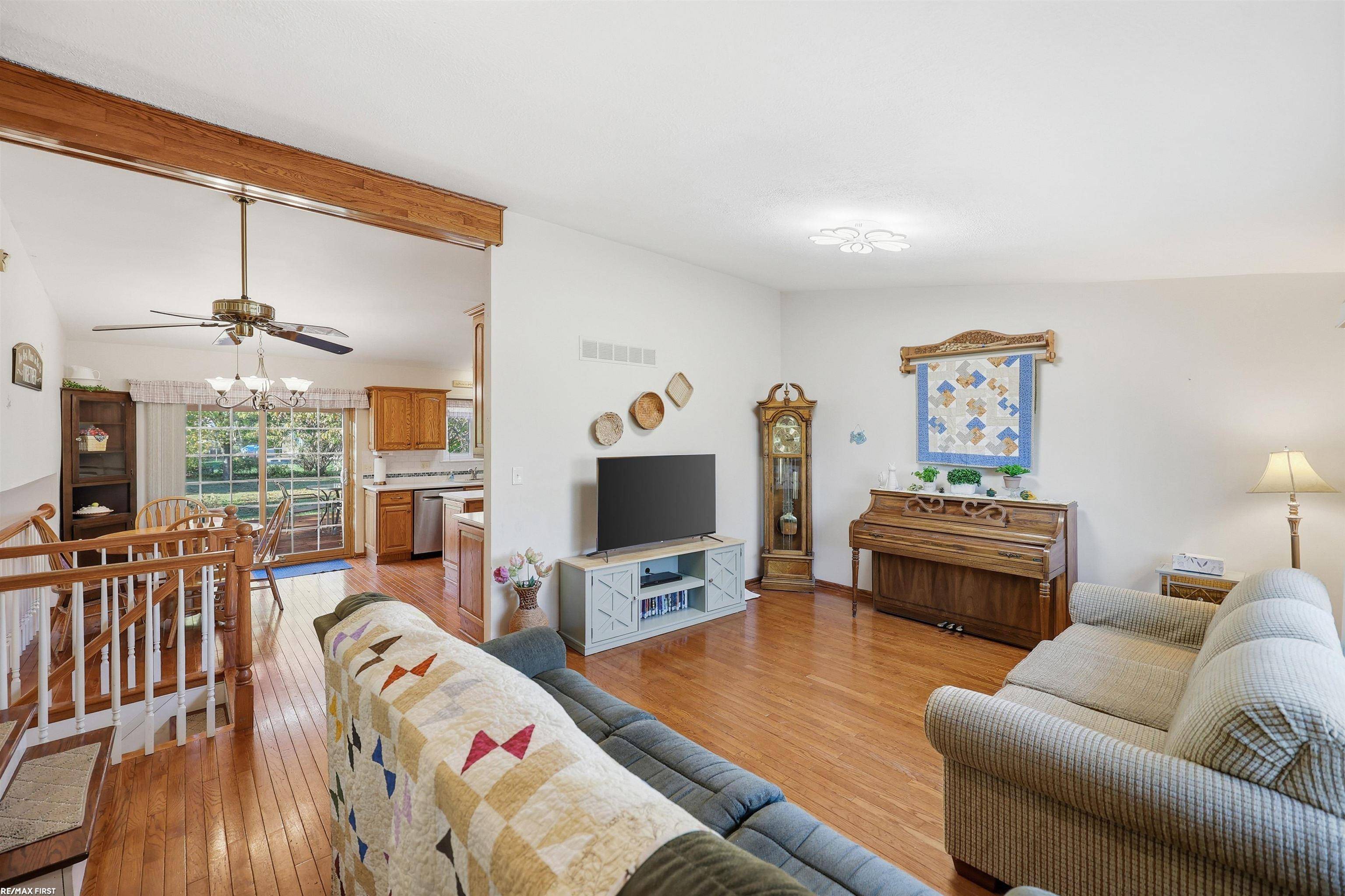 Macomb, MI 48044,16105 Watson DR