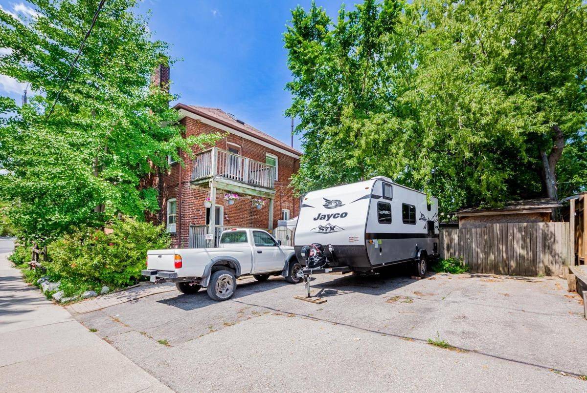 Toronto C02, ON M6H 2S1,111 Alberta AVE