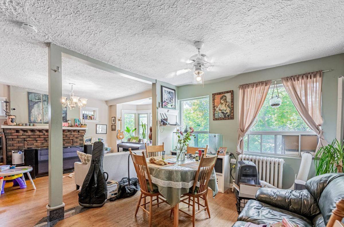 Toronto C02, ON M6H 2S1,111 Alberta AVE