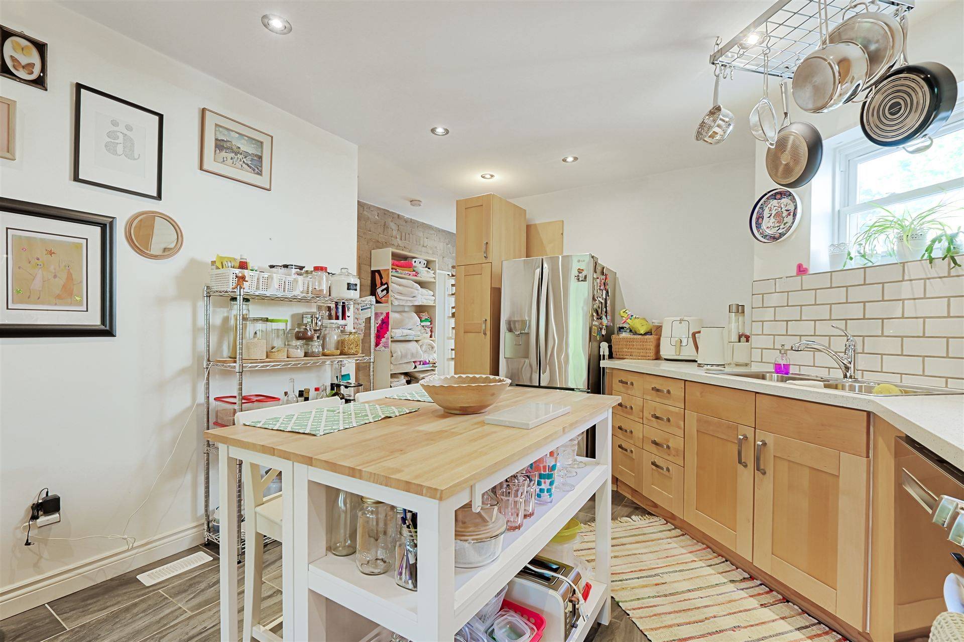 Toronto E02, ON M4L 2C1,1926 Gerrard ST E