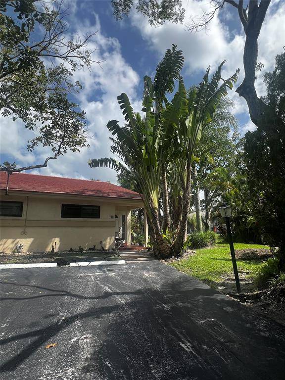 Plantation, FL 33324,718 SW 88th Ter #718