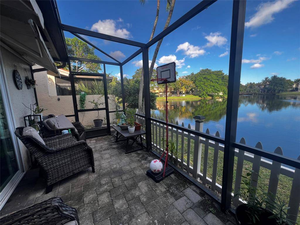 Plantation, FL 33324,718 SW 88th Ter #718