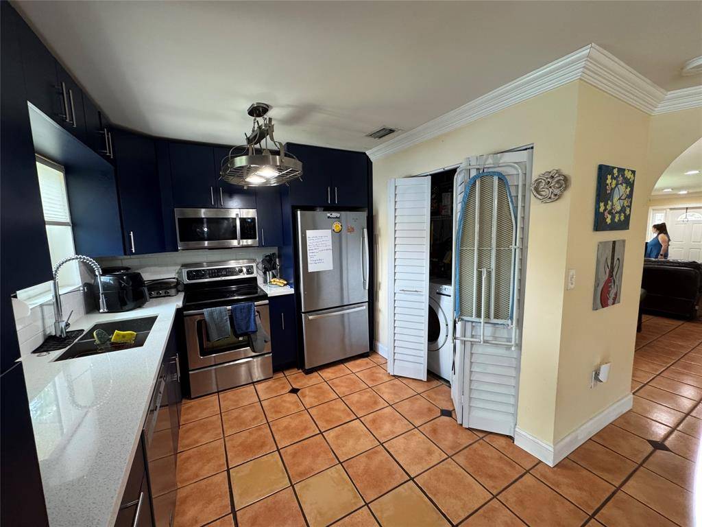 Plantation, FL 33324,718 SW 88th Ter #718