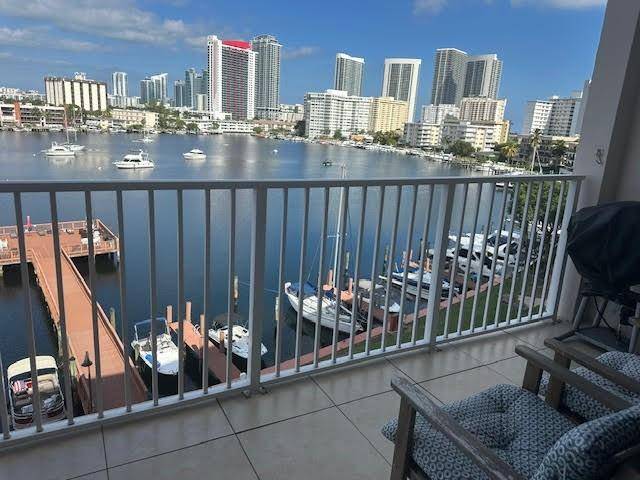 Hallandale Beach, FL 33009,400 Golden Isles Dr #65