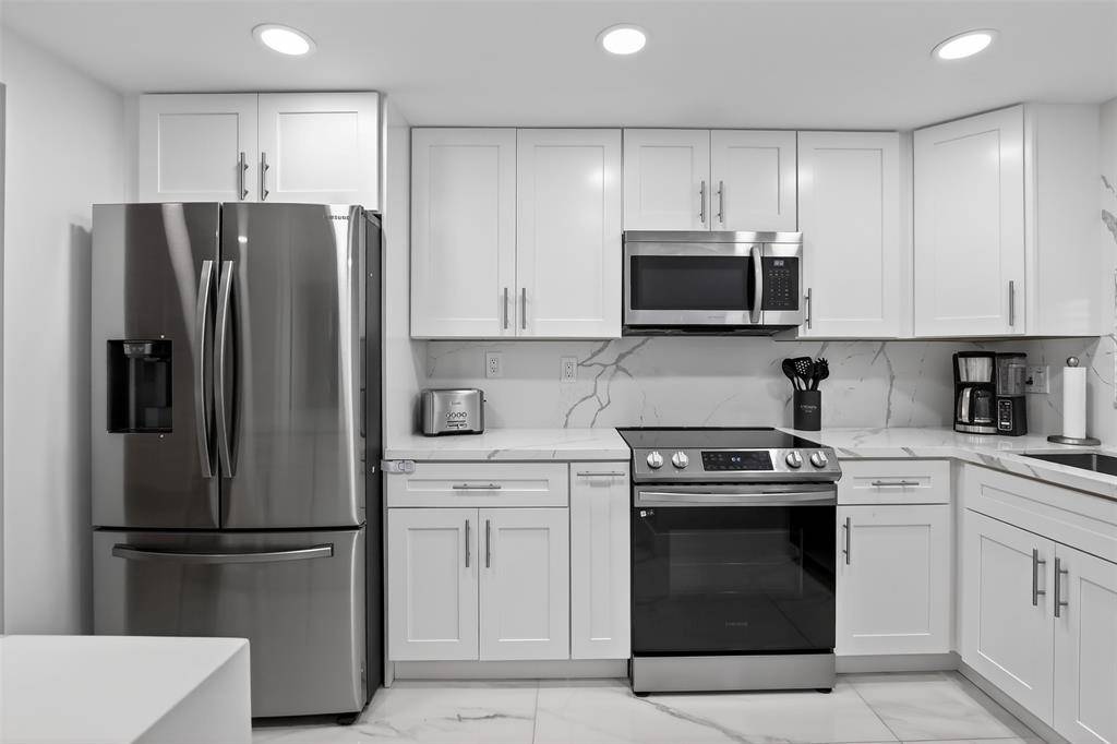 Pembroke Pines, FL 33025,9623 S Hollybrook Lake Dr #204