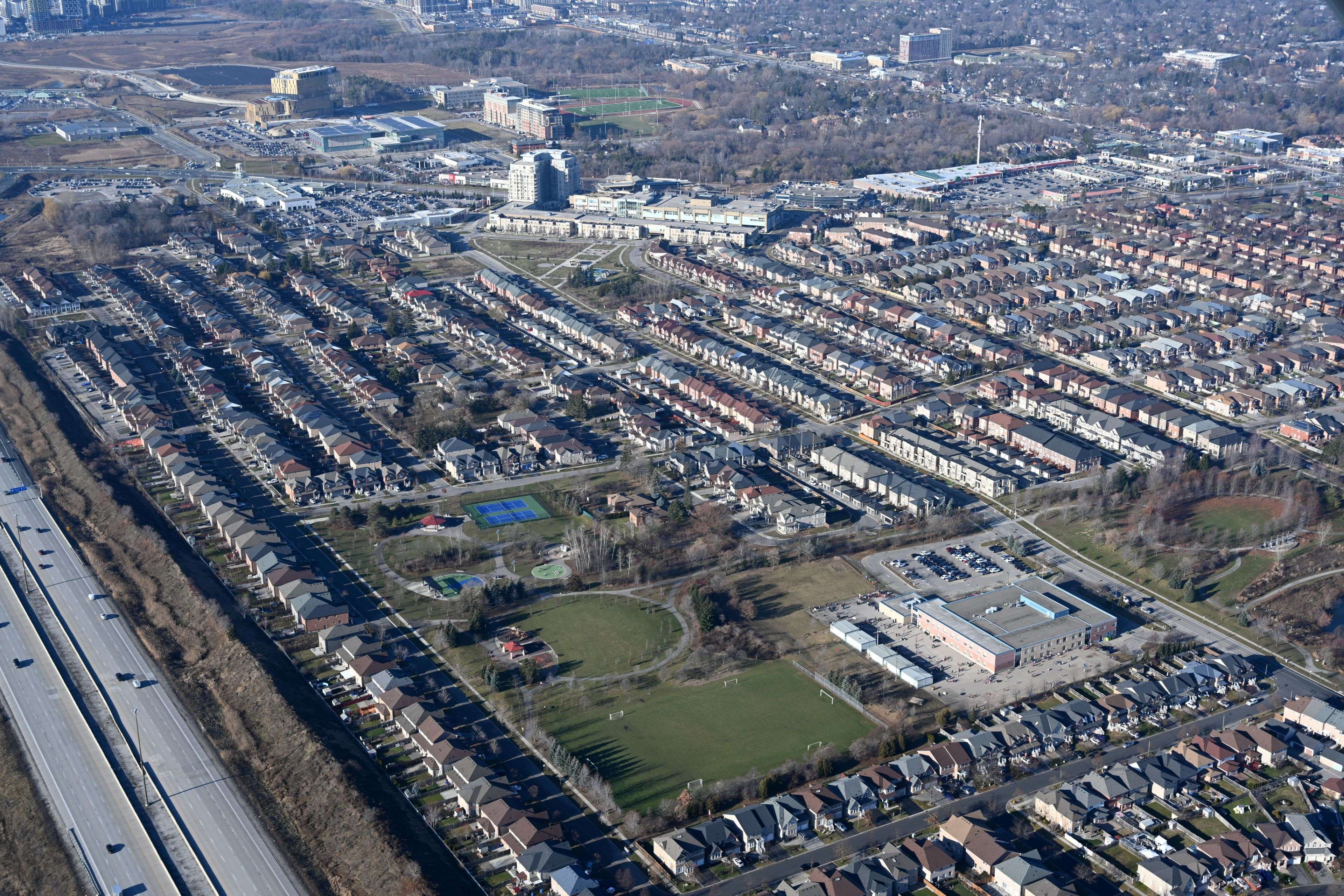 Markham, ON L3R 1J9,313 Helen AVE