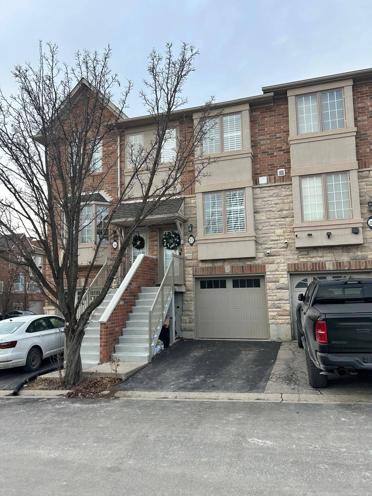 Oakville, ON L6H 7S9,435 English Rose LN #27