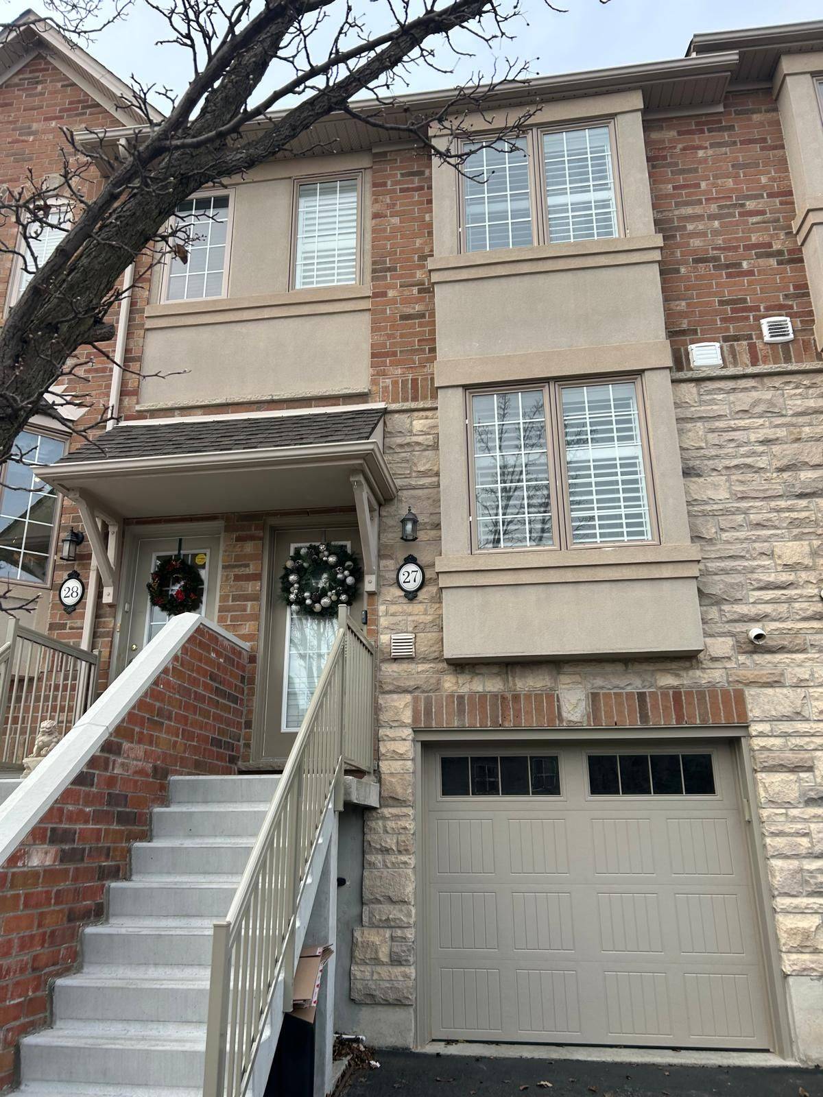 Oakville, ON L6H 7S9,435 English Rose LN #27